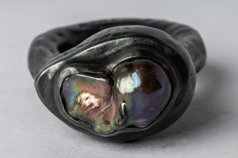 Giant Roman Ring (Black Rainbow Pearl, KA+KPRL)