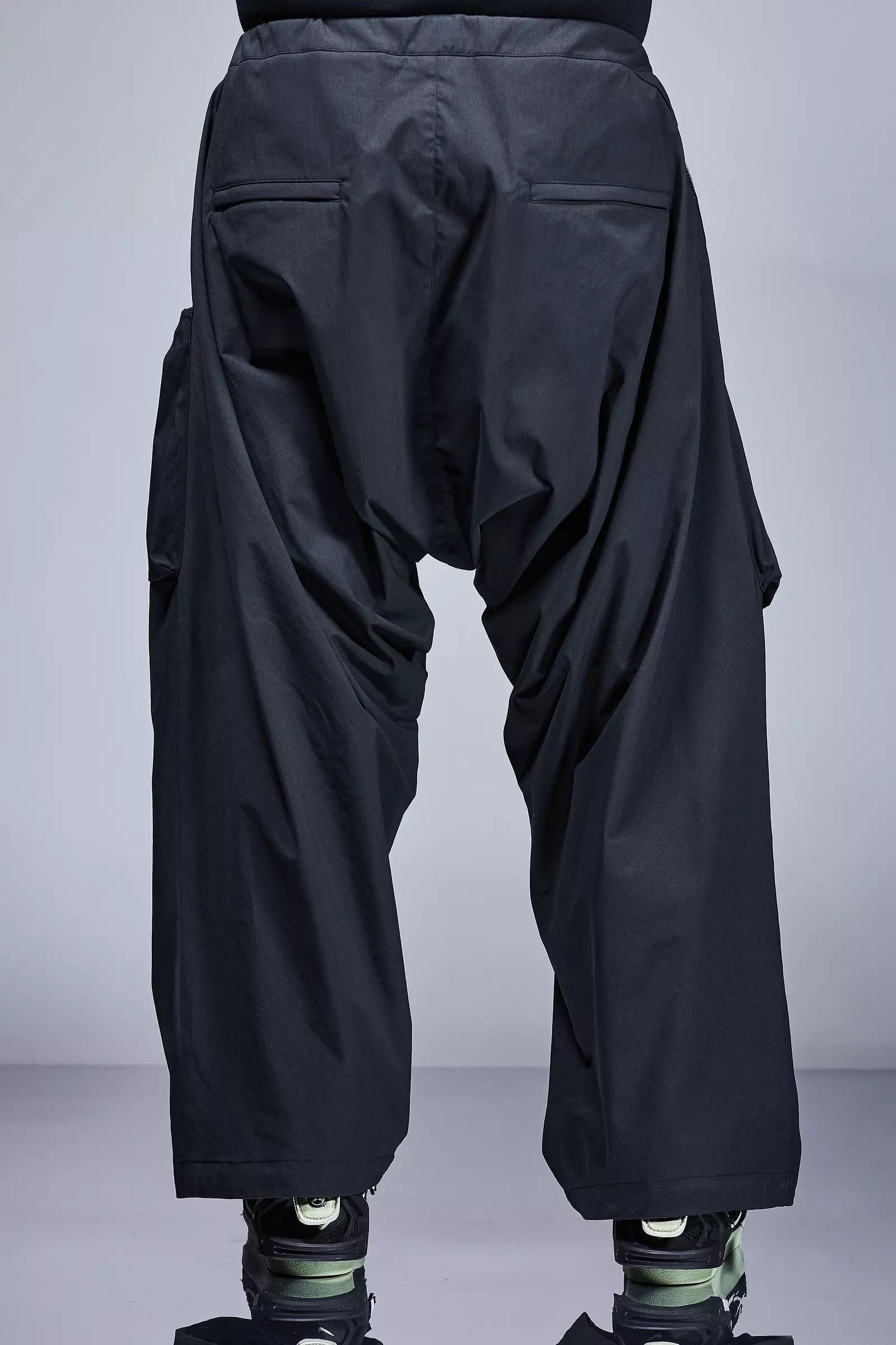 ACRONYM_FW24254925_recrop_1600