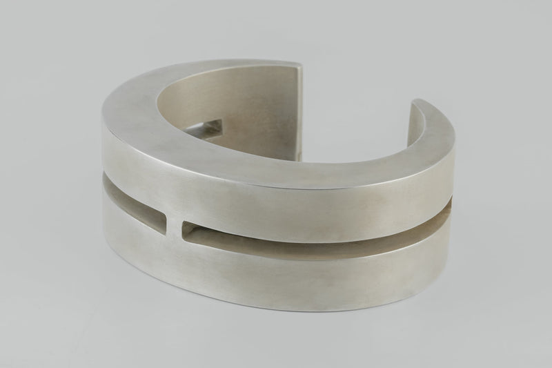 Crescent Crevice Bracelet (30mm, AS)