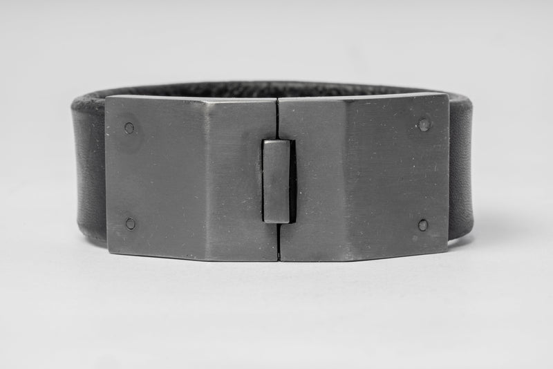 Box Lock Bracelet (Facet, Narrow, BLK+KA)