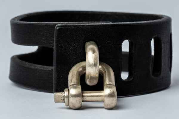 Punchout Restraint Bracelet (30mm, BLK+MA)