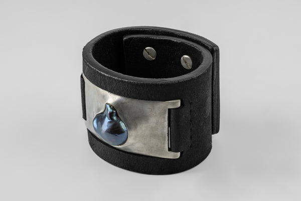 Amulet Cuff (Terrestrial, Black Rainbow Pearl, AS+KPRL+KW)