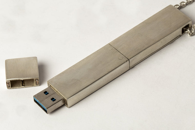 USB Necklace v5 (Long, 128GB, USB 3.0, MA)