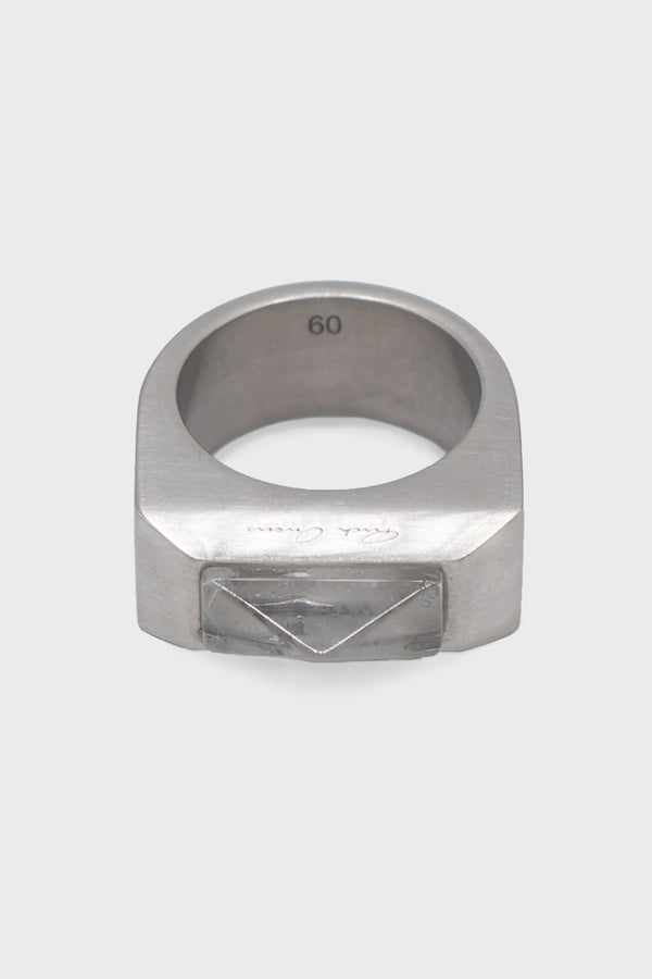 CRYSTAL PYRAMID RING