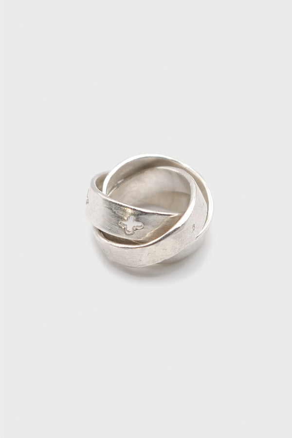 TRIPLE RING W/CARVED CROSSES