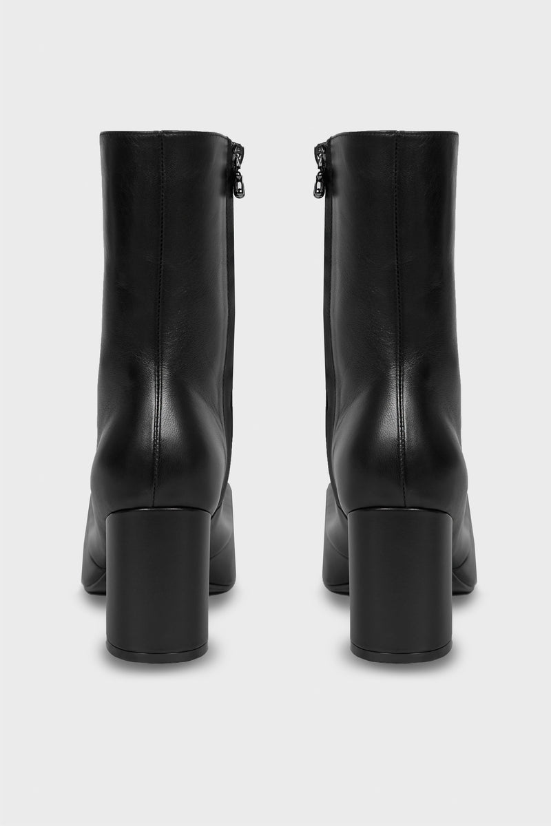 FINGER ANKLE BOOTS
