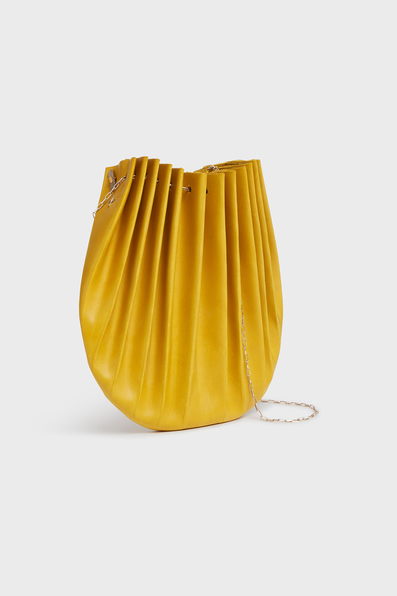 LEMON SMALL LEATHER SHELL BAG WITH CHAIN