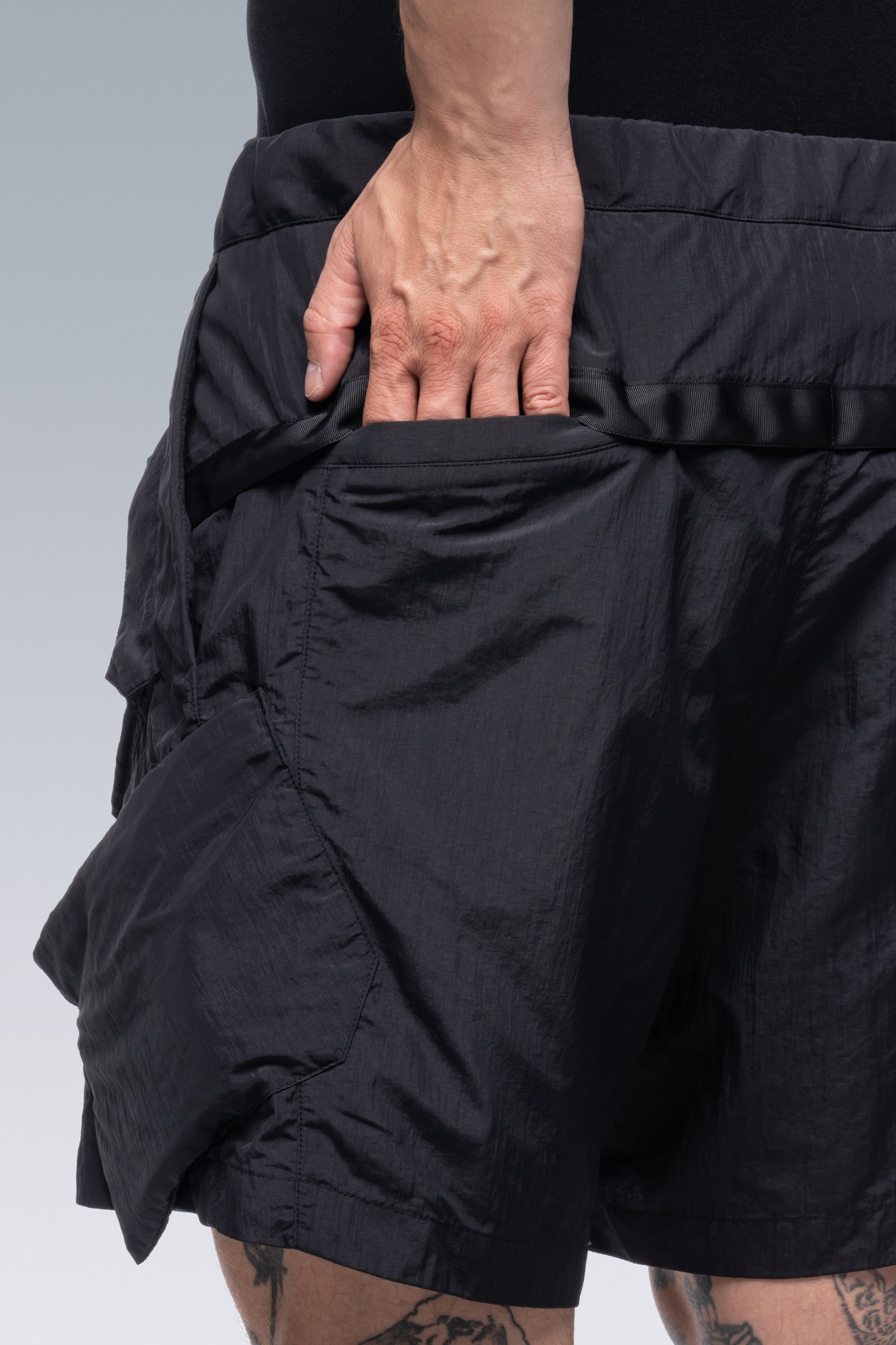 ACRONYM - SP29K-M Nylon BDU Short Pant - Black – LABSTORE LONDON
