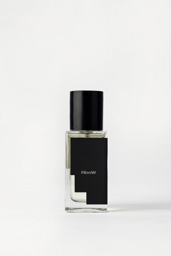 Case Study Eau de Perfume #8 Lights on objet